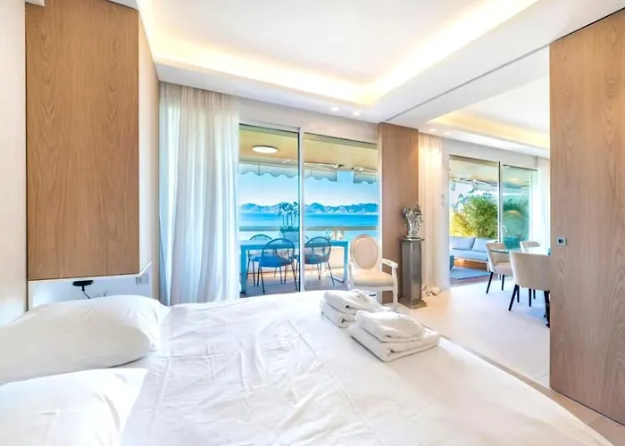 Mon Croisettee كان